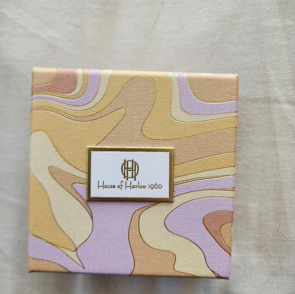 Pearl Heart Earrings - Picture 2 of 2